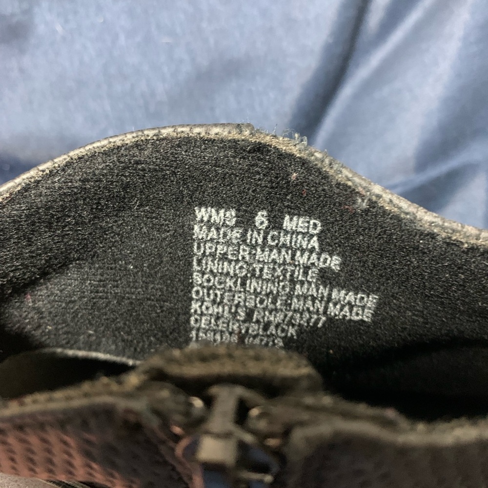 SALE—SO Boots Size 6 - Picture 9 of 10